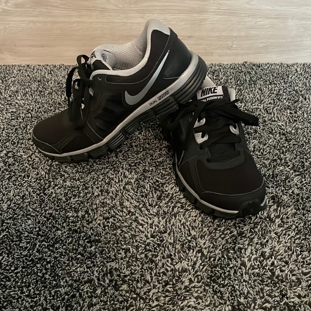 Nike dual fusion